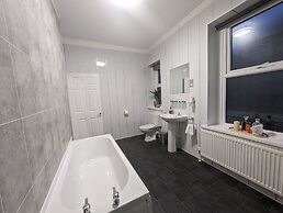 Hotel 33