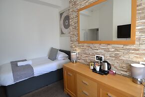 Hotel 33