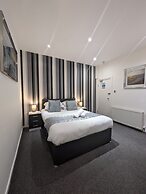 Hotel 33