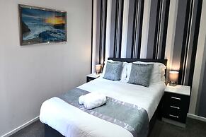 Hotel 33