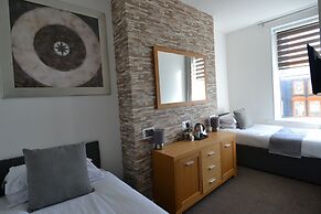 Hotel 33