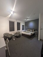 Hotel 33