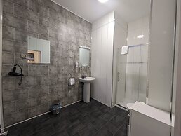 Hotel 33
