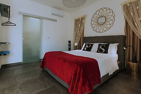 Pjazza Suites Boutique Hotel
