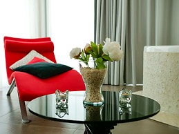 Max Luxury Suite
