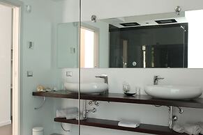 Max Luxury Suite