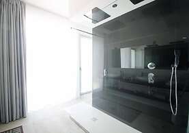 Max Luxury Suite