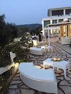 Max Luxury Suite