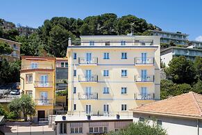 Hotel Tritone