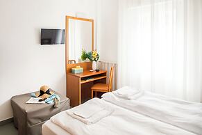 Hotel Tritone