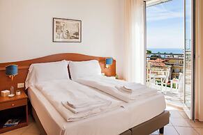 Hotel Tritone