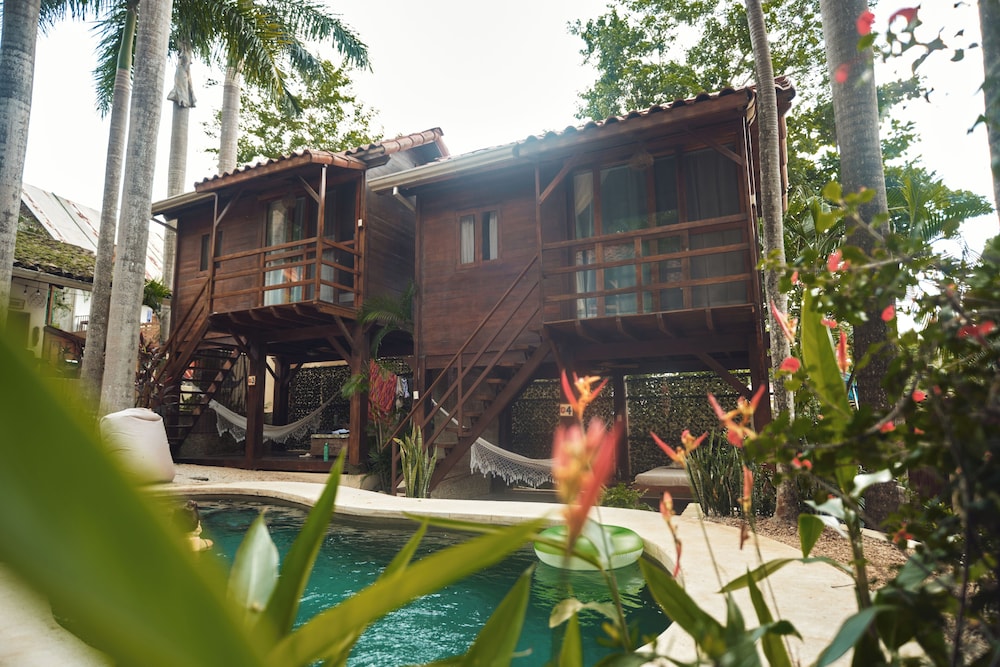 The Beach Bungalows Tamarindo B&B