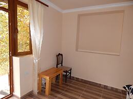 Arami Guesthouse