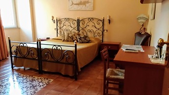 Nicolas Inn