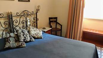 Nicolas Inn
