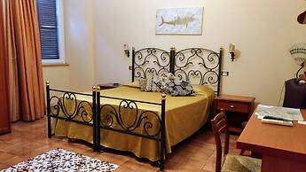 Nicolas Inn