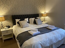 Royal Oak Inn