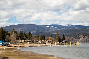 Semi-lakefront Luxury Blind Bay - Spring Specials! 2 Bedroom Cottage b