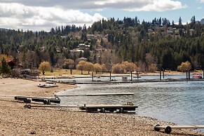 Semi-lakefront Luxury Blind Bay - Spring Specials! 2 Bedroom Cottage b