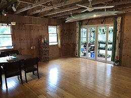 Shanti Bungalow