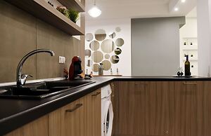 Narcissus Luxury Apt Must