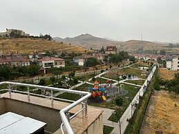 Loopy Lodge Hotel