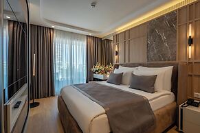 Awen Lara Hotel