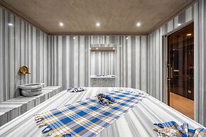 Awen Lara Hotel