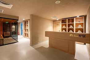 Awen Lara Hotel