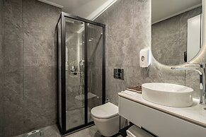 Awen Lara Hotel