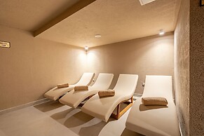 Awen Lara Hotel
