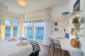 Livingstone Beach House