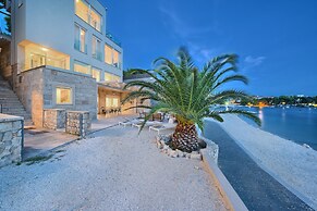 Livingstone Beach House
