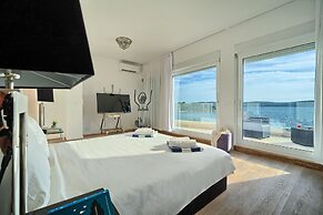 Livingstone Beach House
