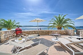 Livingstone Beach House