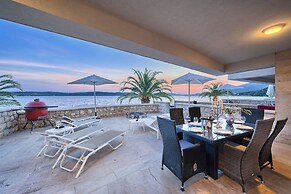 Livingstone Beach House