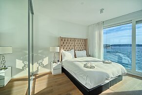 Livingstone Beach House
