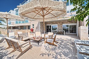 Livingstone Beach House