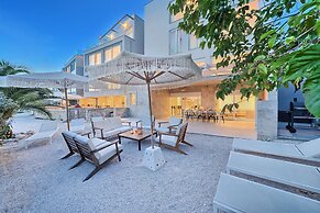 Livingstone Beach House