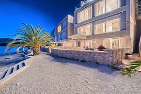 Livingstone Beach House