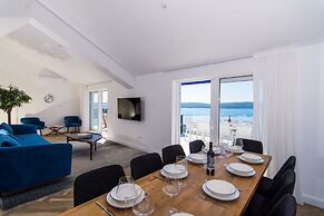 Seafront Luxury Apartments Fun