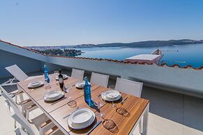Seafront Luxury Apartments Fun