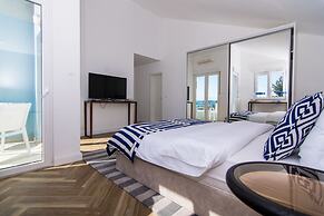 Seafront Luxury Apartments Fun