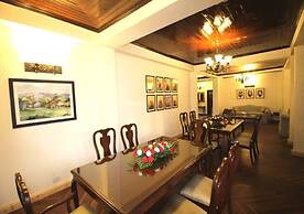 Adb Rooms The Oak Tree House