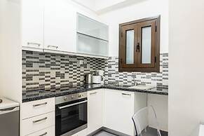 Nicholas Point Apartments and Rooms