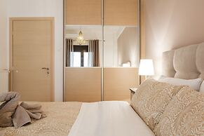Nicholas Point Apartments and Rooms