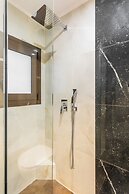 Nicholas Point Apartments and Rooms