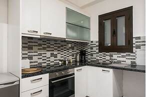 Nicholas Point Apartments and Rooms