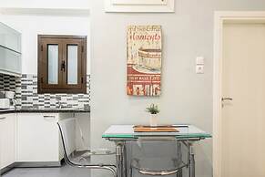 Nicholas Point Apartments and Rooms