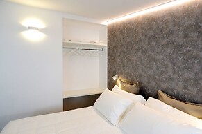 Miramed Rooms